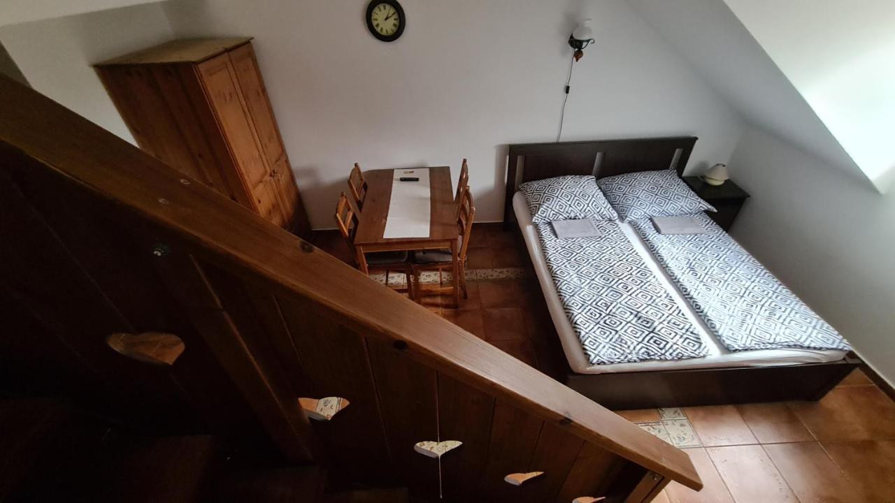 Gyulai Fuerdoe Apartman Esterno foto