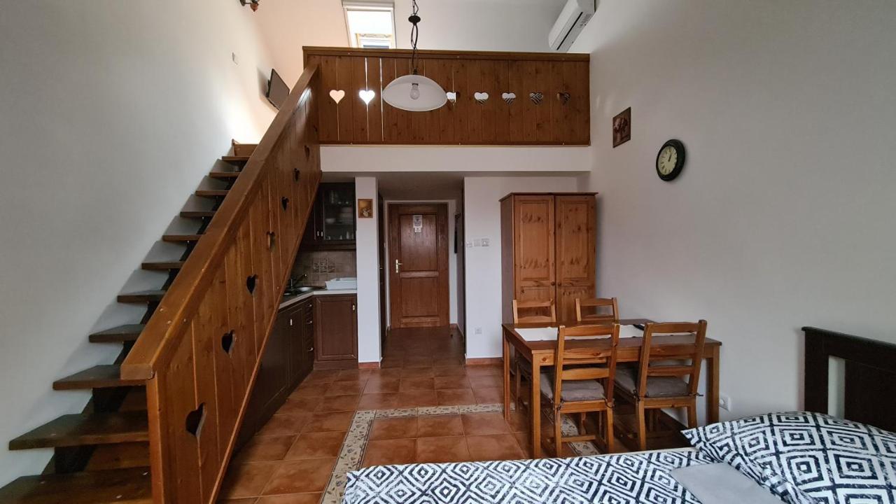 Gyulai Fuerdoe Apartman Esterno foto