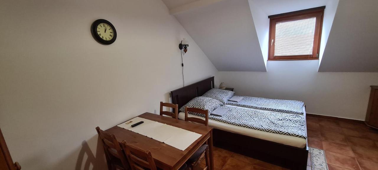 Gyulai Fuerdoe Apartman Esterno foto