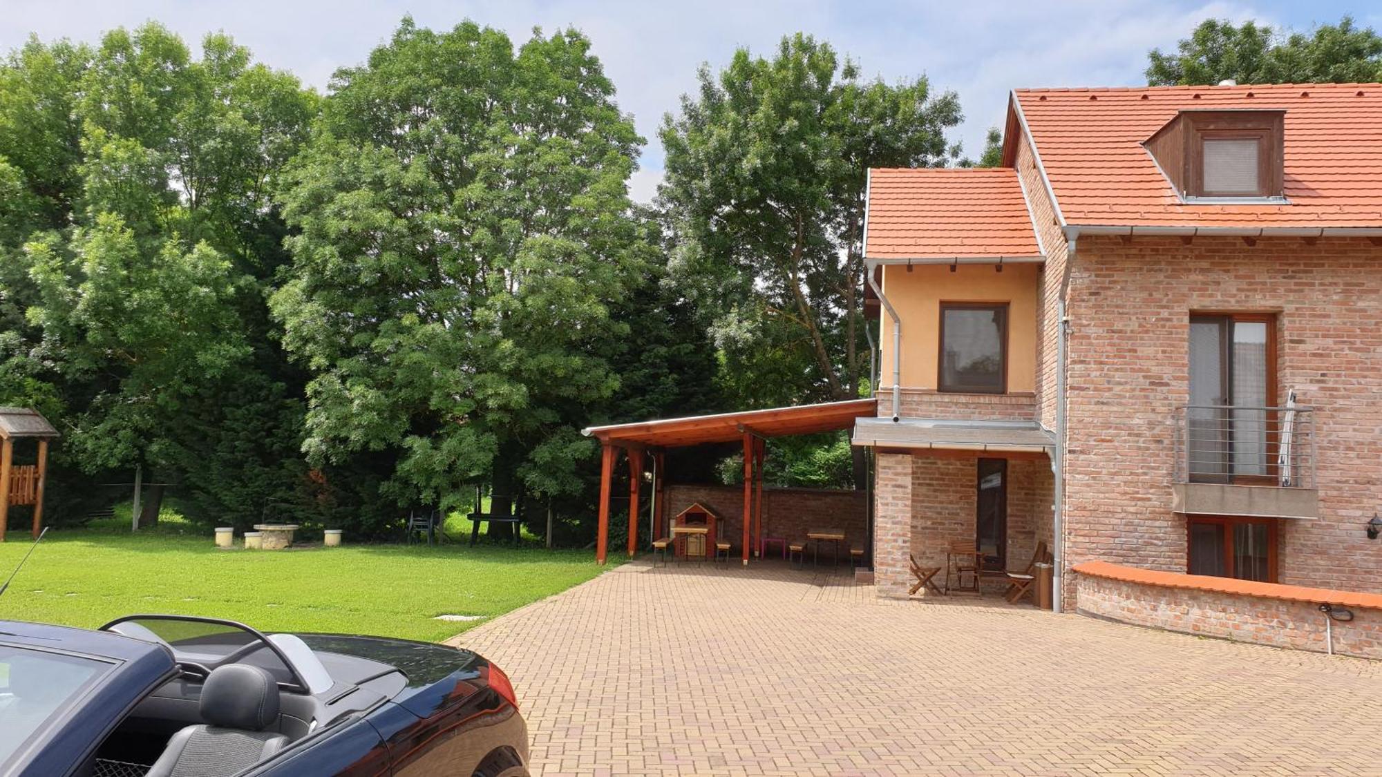 Gyulai Fuerdoe Apartman Esterno foto